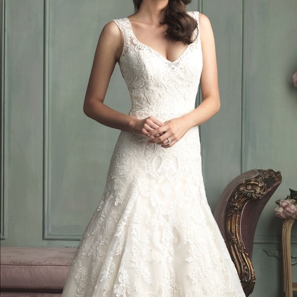 Allure wedding gown style 9125 MAKE AN OFFER! - Picture 6 of 6